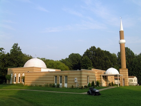 Mosque and Islamic Center of Hampton Roads, Hampton, VA, United States, 2004-4-1, 