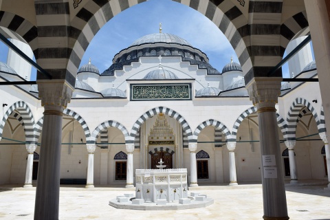 Diyanet Center of America (DCA), Lanham, MD, United States, 2015-5-26, 