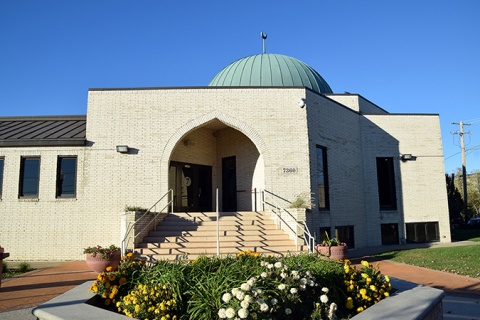 Mosque Foundation (MF), Bridgeview, IL, United States, 2015-11-1, 