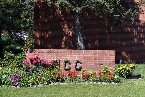 Islamic Cultural Center of Greater Chicago, Northbrook, IL, United States, 2017-7-25, 